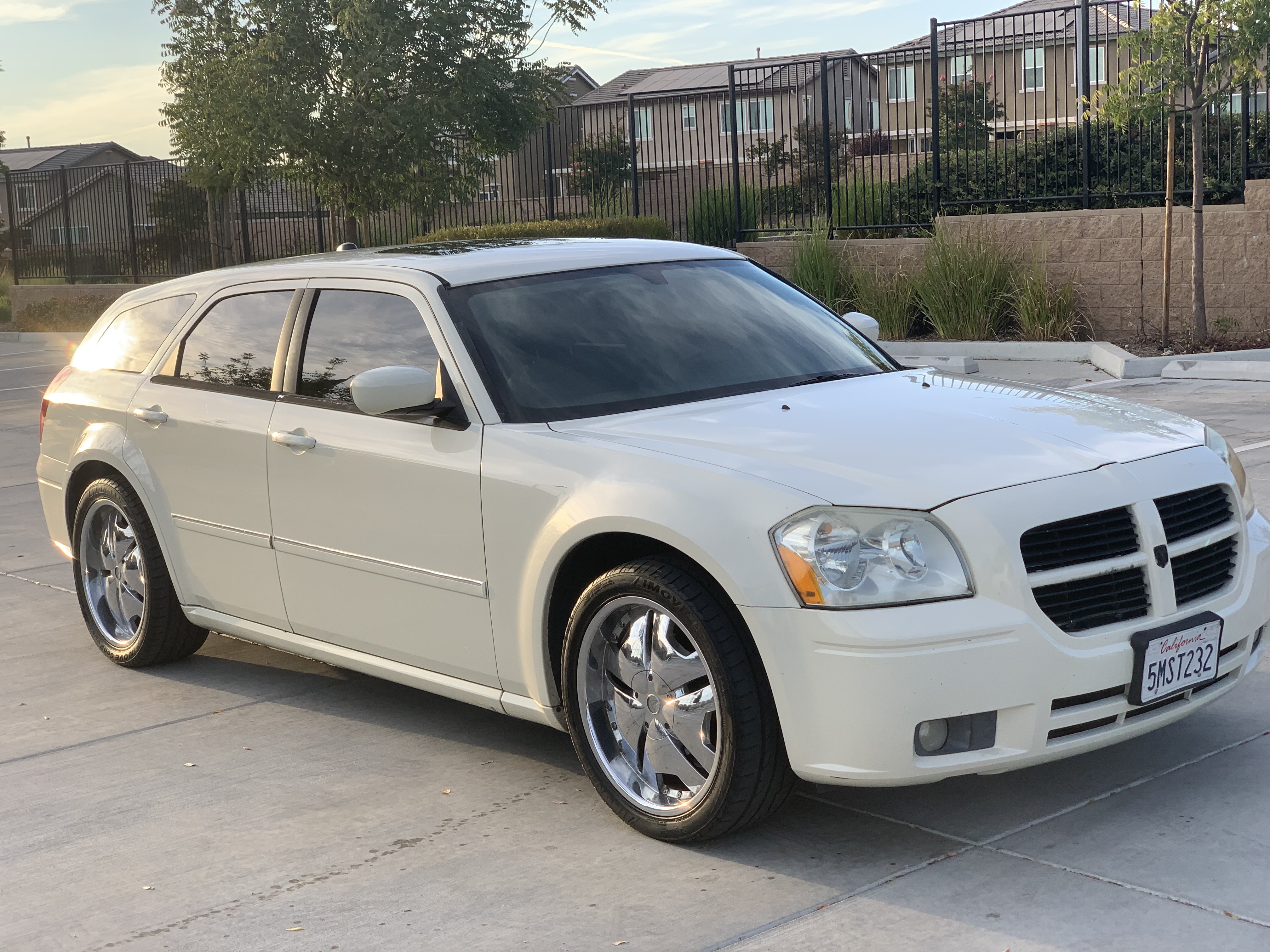 Used 2005 Dodge Magnum SE RWD image 10