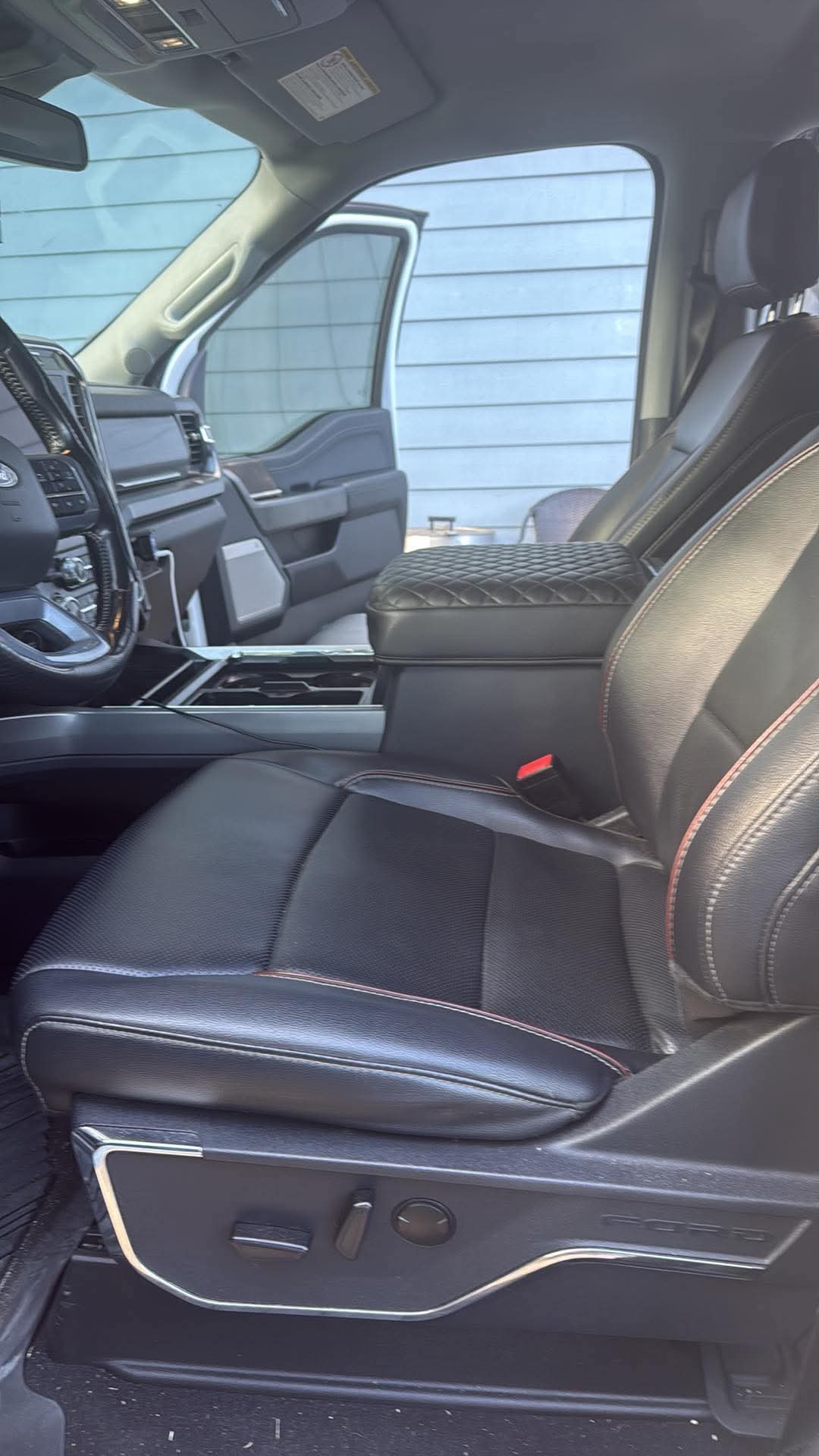 Used 2023 Ford F350 Lariat w/ Chrome Package AWD/4WD image 8