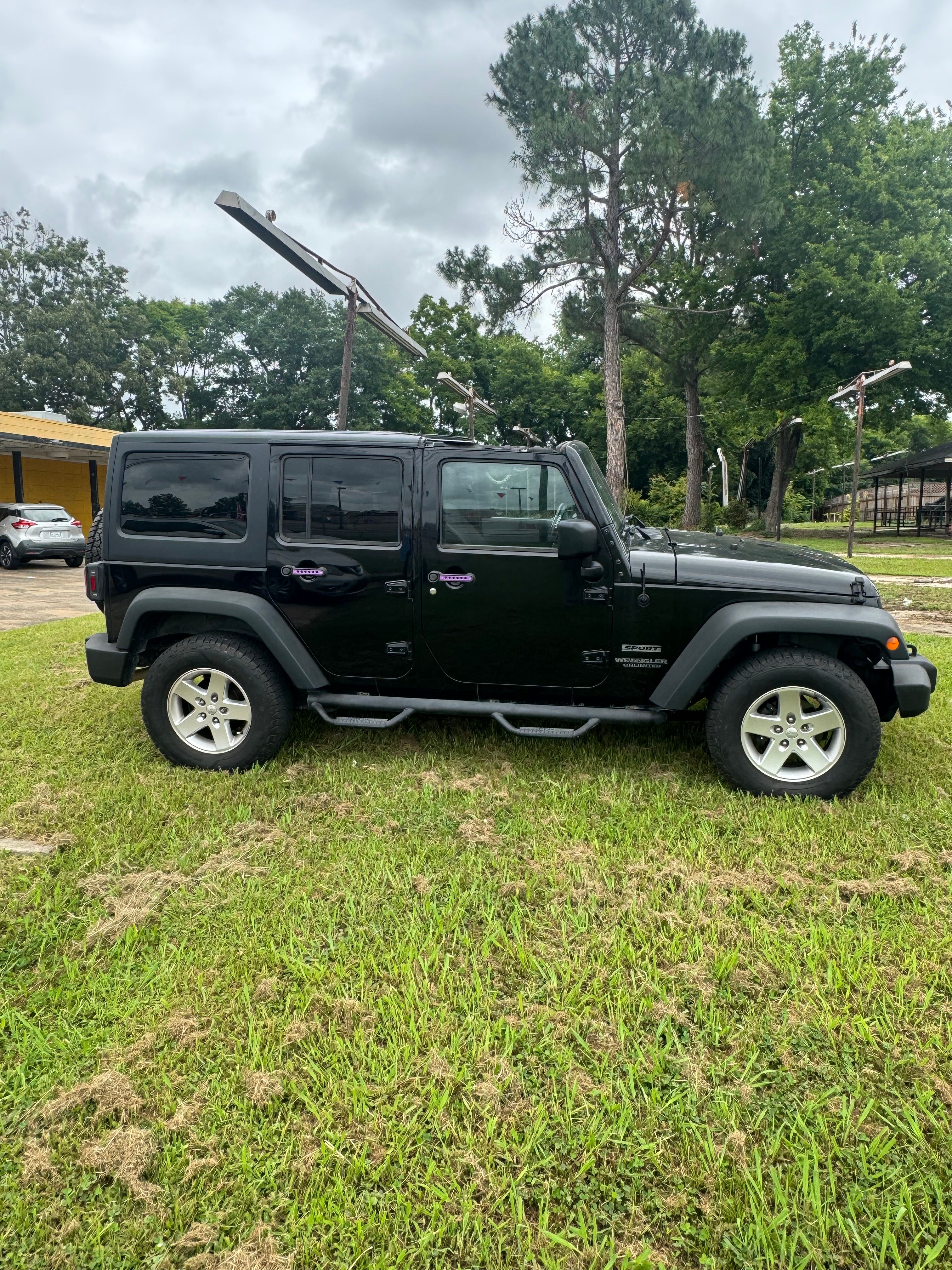 Used 2015 Jeep Wrangler Unlimited Sport w/ Quick Order Package 24S AWD/4WD image 4