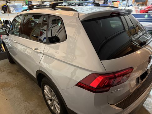 Used 2018 Volkswagen Tiguan S image 9
