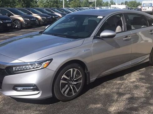 Used 2019 Honda Accord Touring image 16