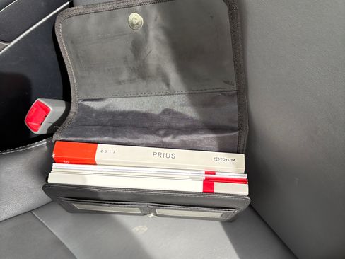 Used 2013 Toyota Prius Five image 14