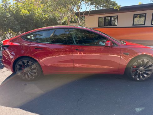 Used 2022 Tesla Model 3 Performance image 5