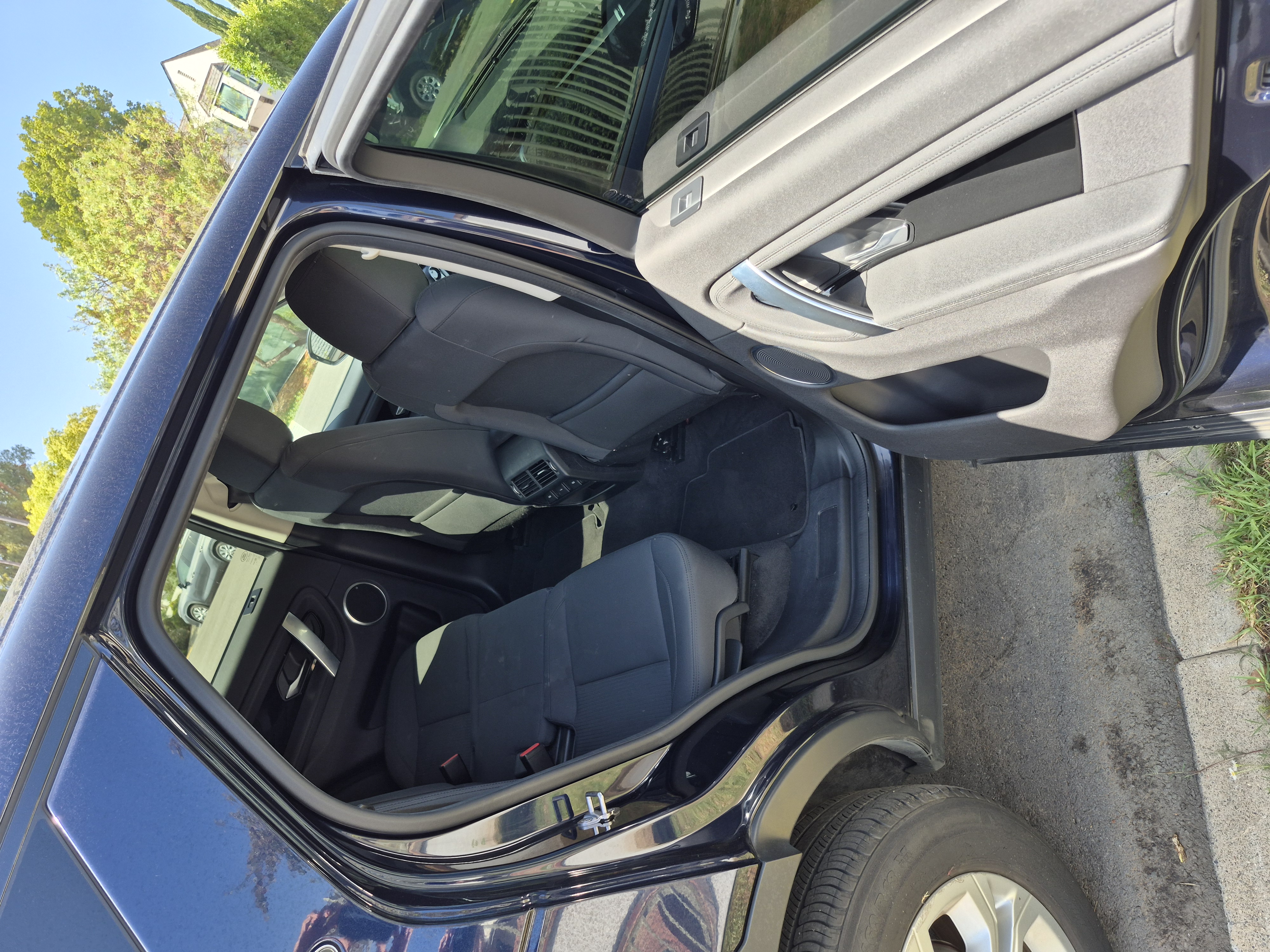 Used 2020 Land Rover Discovery Sport AWD/4WD image 5