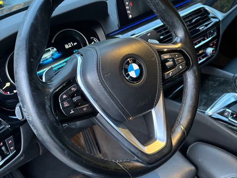 Used 2018 BMW 530e RWD image 19
