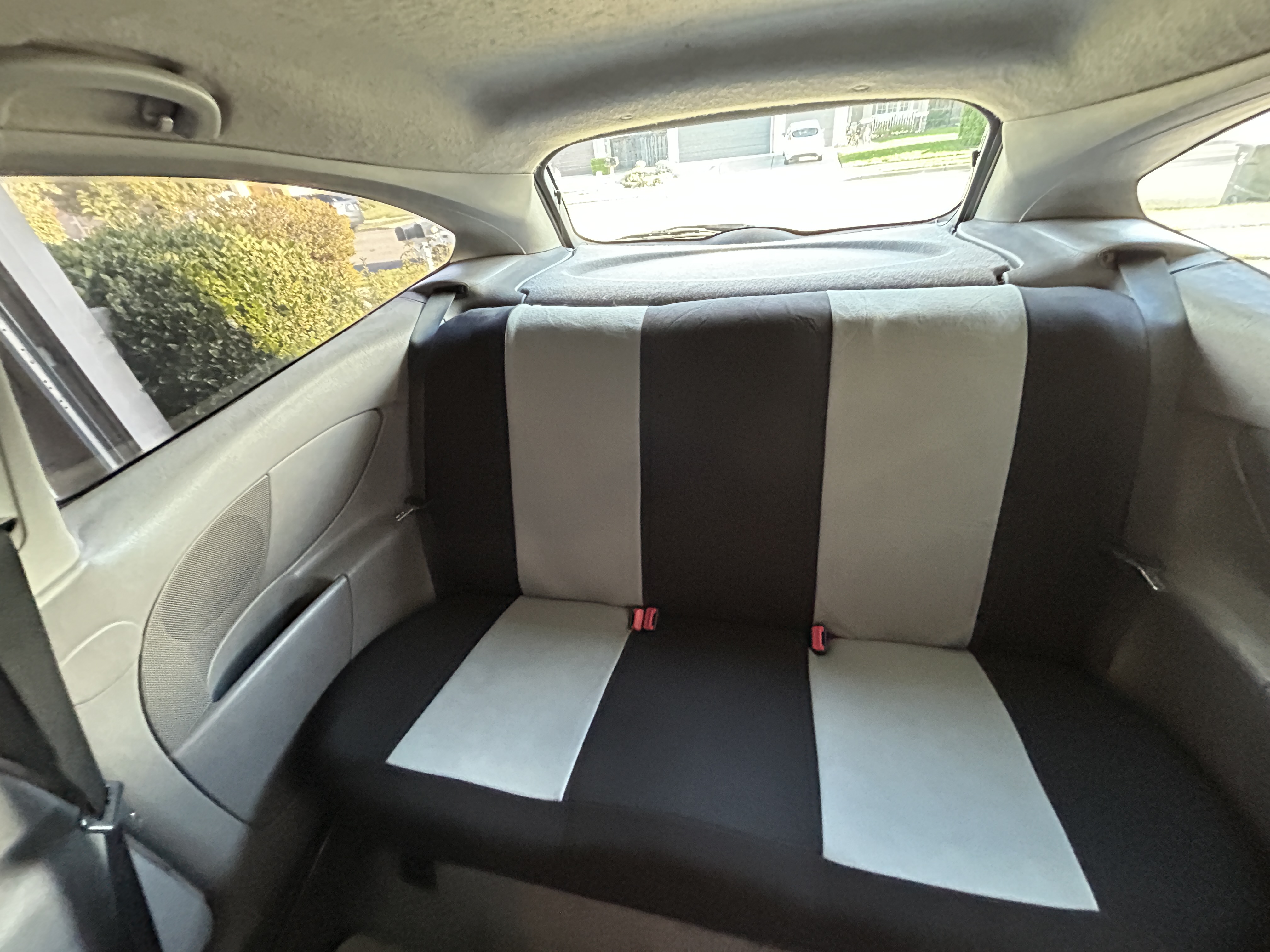 Used 2004 Ford Focus ZX3 Hatchback FWD image 8