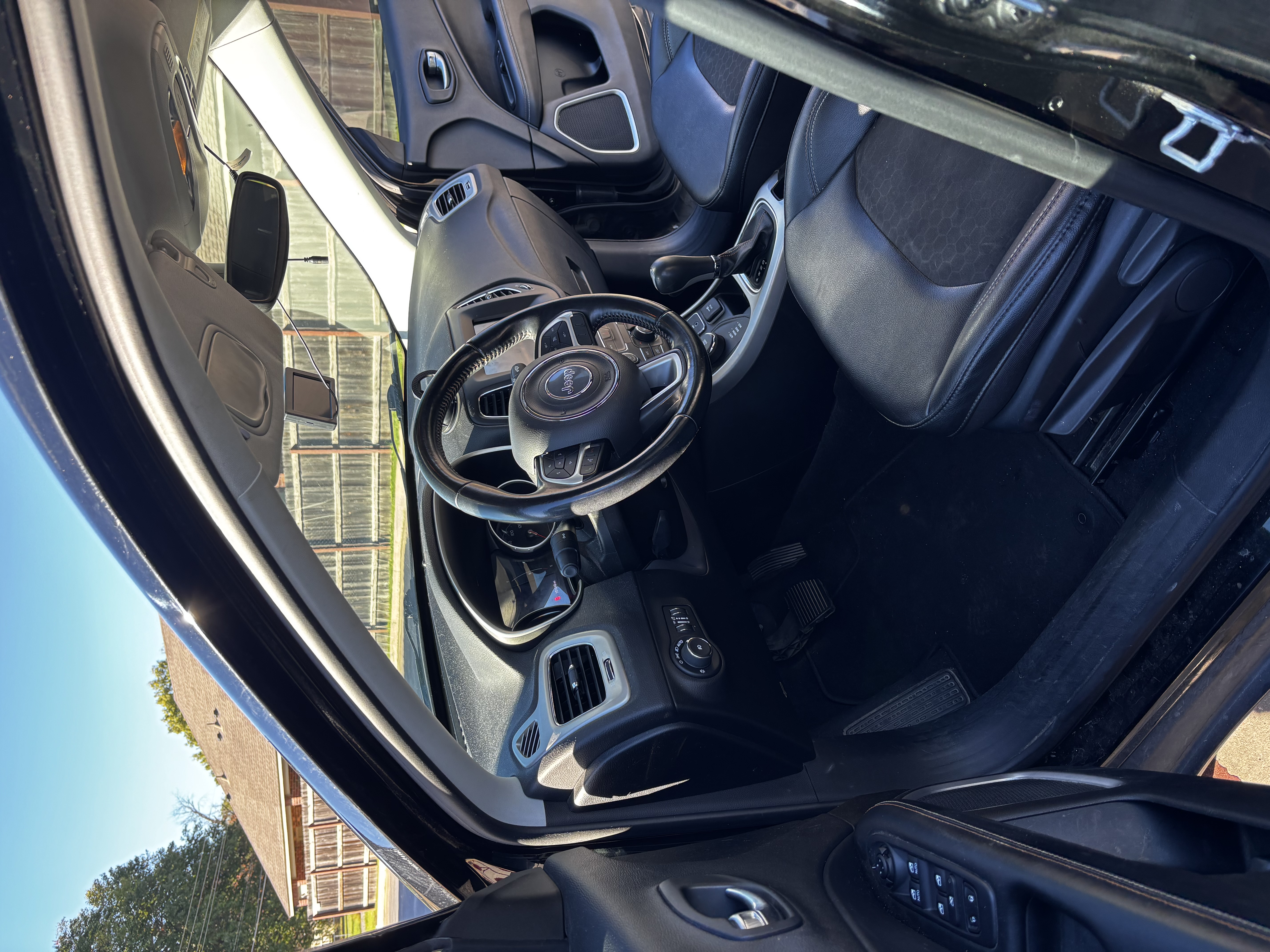 Used 2020 Jeep Compass Latitude AWD/4WD image 11