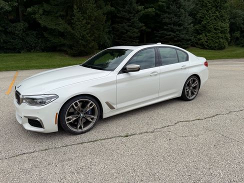 Used 2020 BMW M550i xDrive w/ Executive Package AWD/4WD image 2