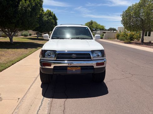 Used 1998 Toyota 4Runner SR5 AWD/4WD image 4