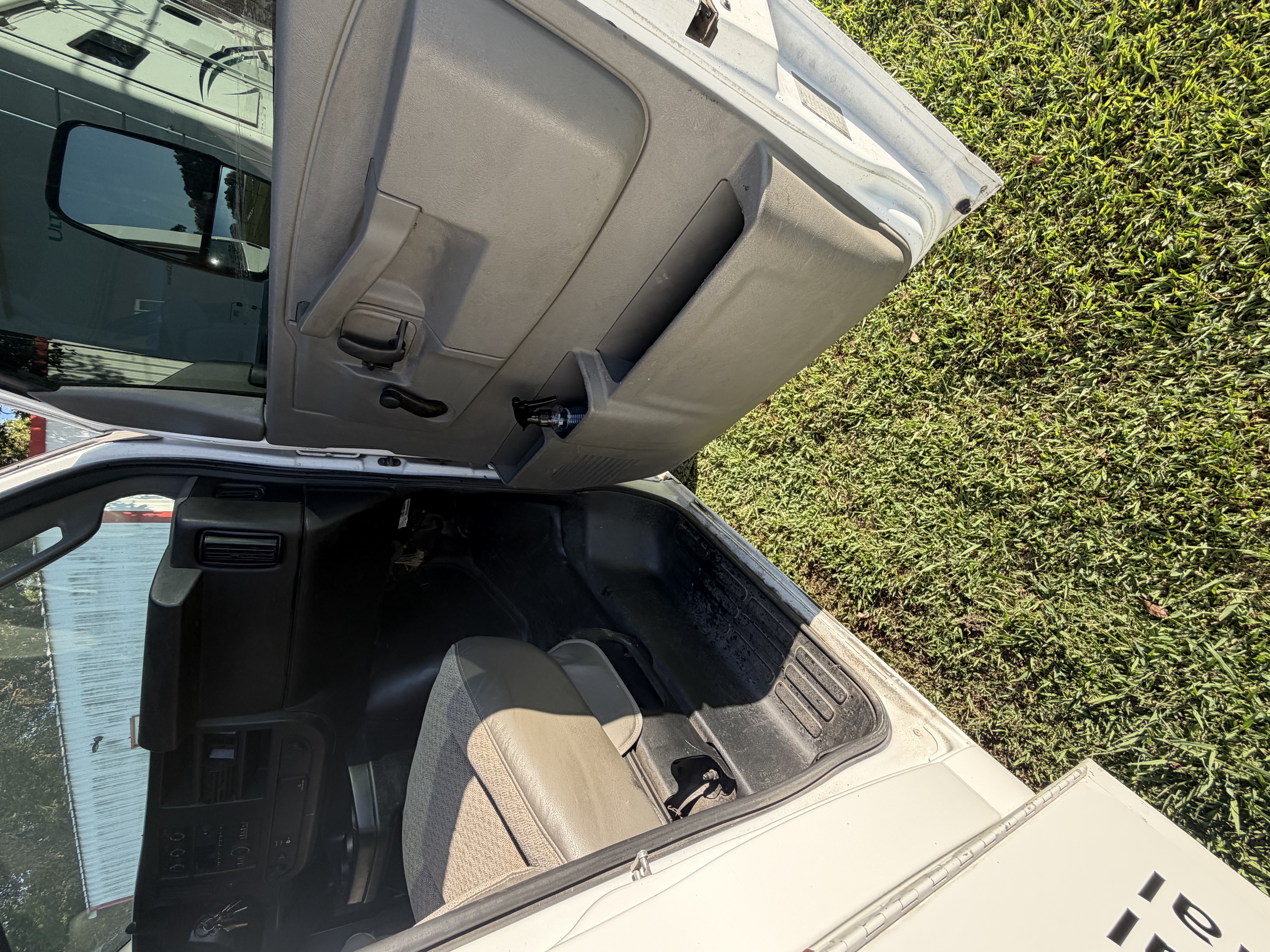 Used 2016 Chevrolet Express 3500 RWD image 15