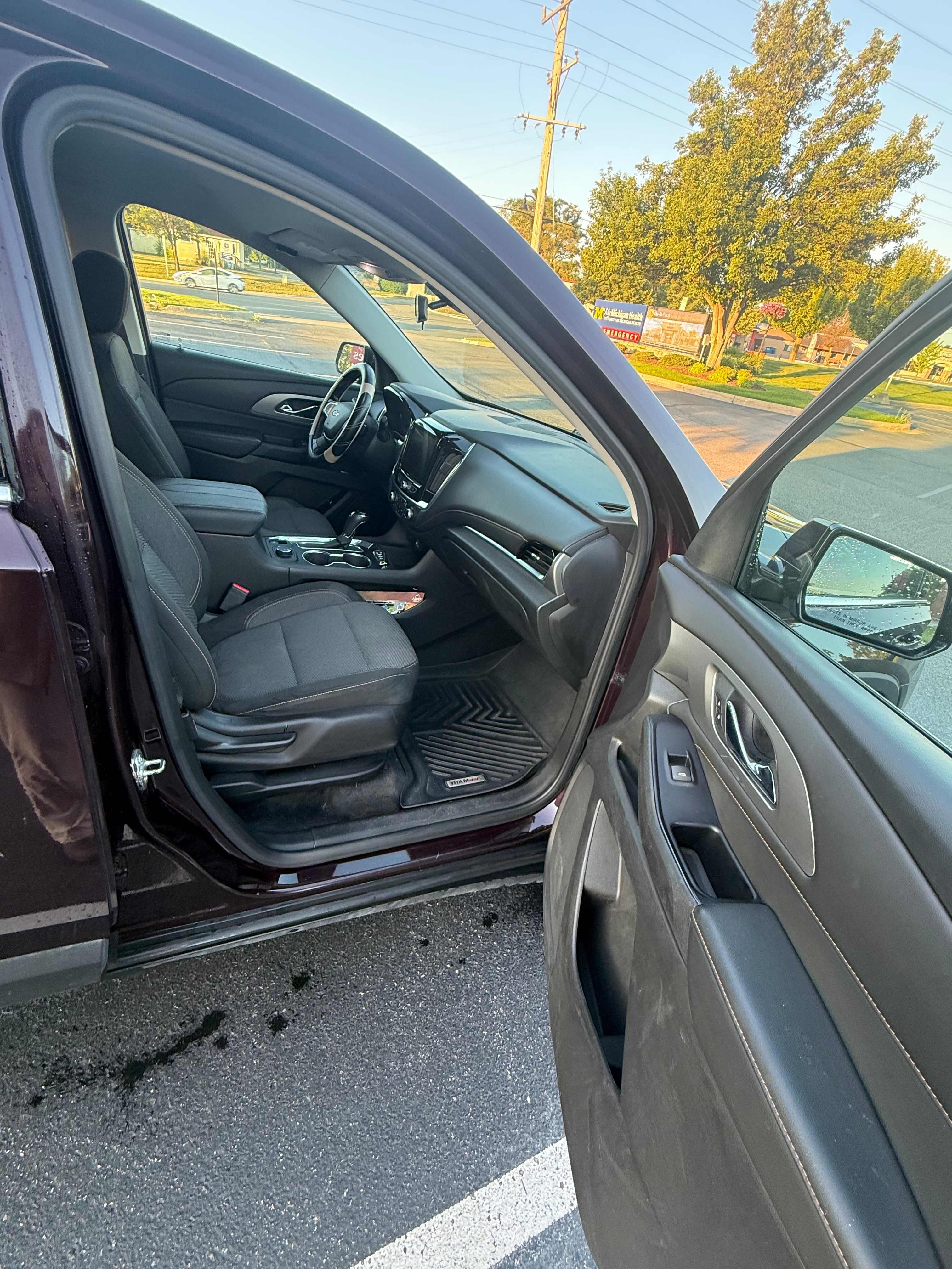 Used 2019 Chevrolet Traverse LT AWD/4WD image 14