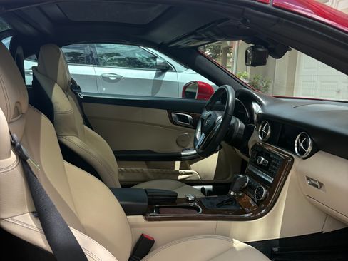 Used 2015 Mercedes-Benz SLK 250 w/ Premium Package image 11