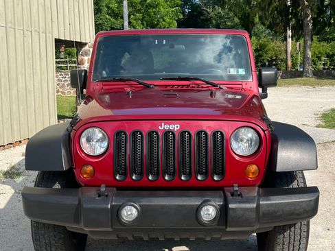 Used 2012 Jeep Wrangler Unlimited Sport AWD/4WD image 10