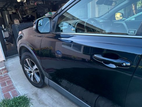 Used 2017 Toyota RAV4 XLE w/ Carpet Mat Package FWD image 10