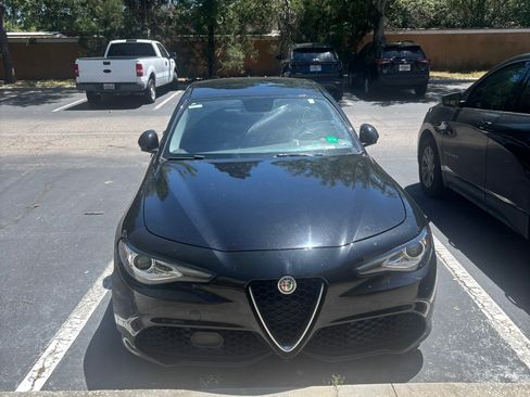 Used 2017 Alfa Romeo Giulia AWD image 1