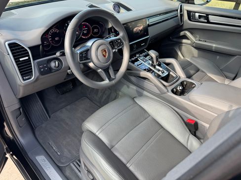 Used 2022 Porsche Cayenne Platinum Edition AWD/4WD image 8