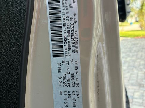Used 2016 Jeep Wrangler Unlimited Sahara w/ Connectivity Group AWD/4WD image 32