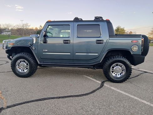 Used 2005 HUMMER H2 SUT w/ Preferred Equipment Group image 6