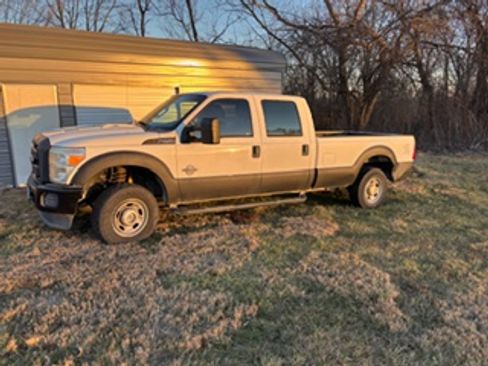 Used 2014 Ford F250 XL image 1