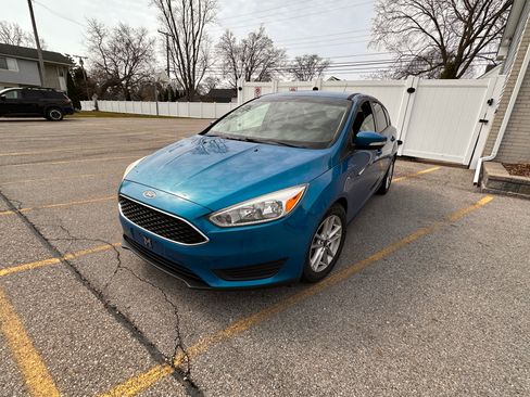 Used 2015 Ford Focus SE image 2