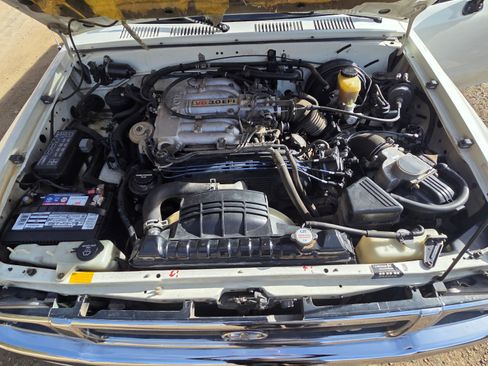 Used 1993 Toyota Pickup Deluxe image 22