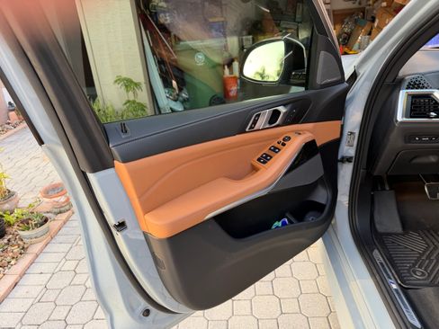 Used 2024 BMW X5 sDrive40i w/ M Sport Package image 12