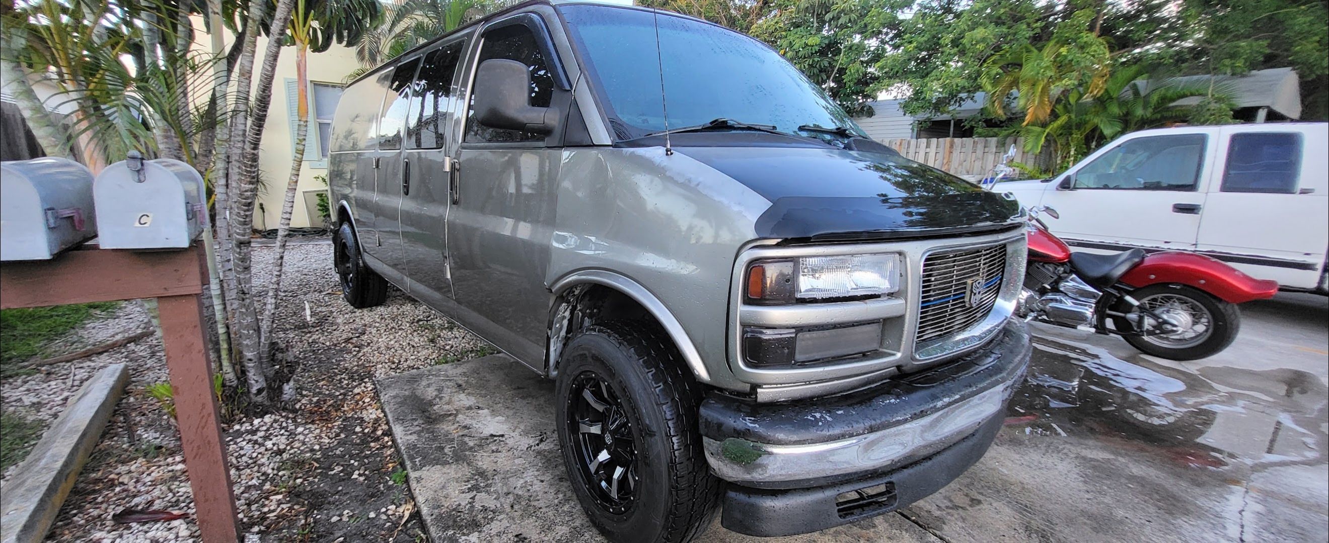 Used 2002 GMC Savana 2500 Extended w/ Marketing Option Pkg 2 RWD image 8