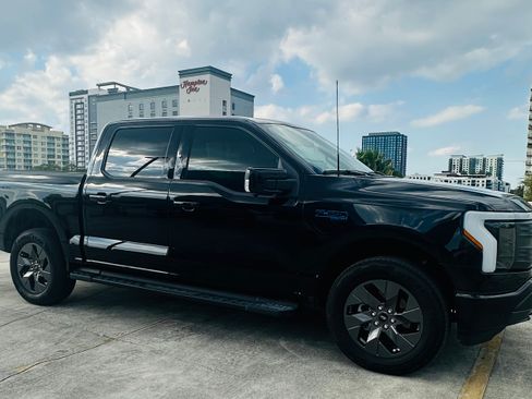 Used 2024 Ford F150 Lightning Lariat image 5