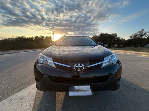 Used 2015 Toyota RAV4 LE image 6