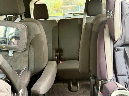 Used 2020 Chevrolet Traverse LT image 10