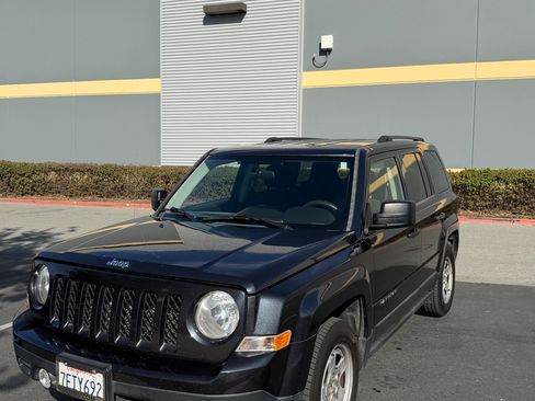 Used 2014 Jeep Patriot Sport FWD image 1