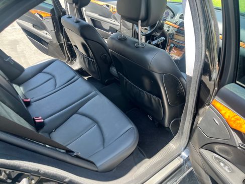 Used 2009 Mercedes-Benz E 350 Sedan image 12