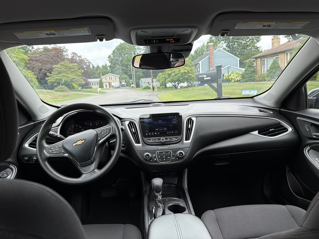 Used 2023 Chevrolet Malibu LT FWD image 11