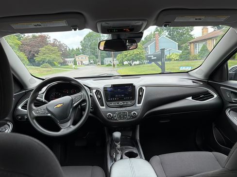 Used 2023 Chevrolet Malibu LT FWD image 10