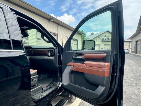 Used 2024 GMC Sierra 3500 Denali Ultimate AWD/4WD image 20
