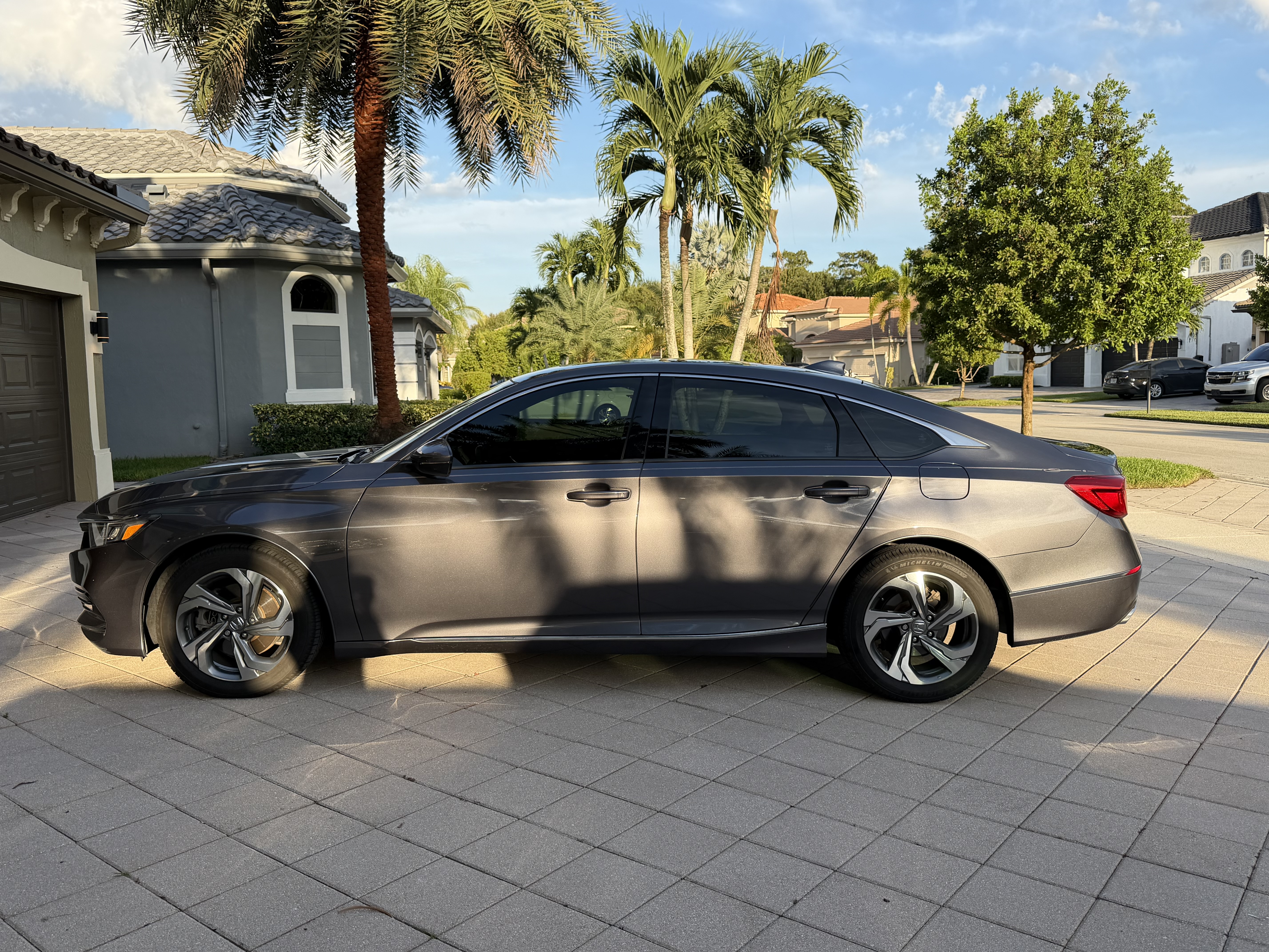 Used 2018 Honda Accord EX-L image 2
