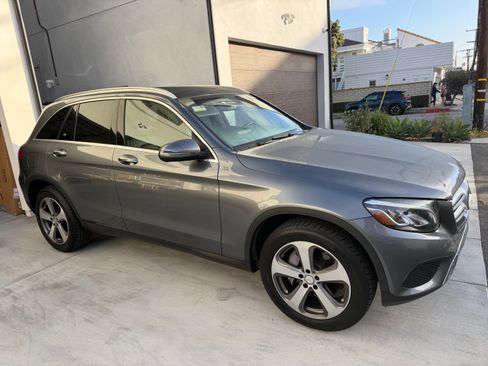 Used 2017 Mercedes-Benz GLC 300 image 2