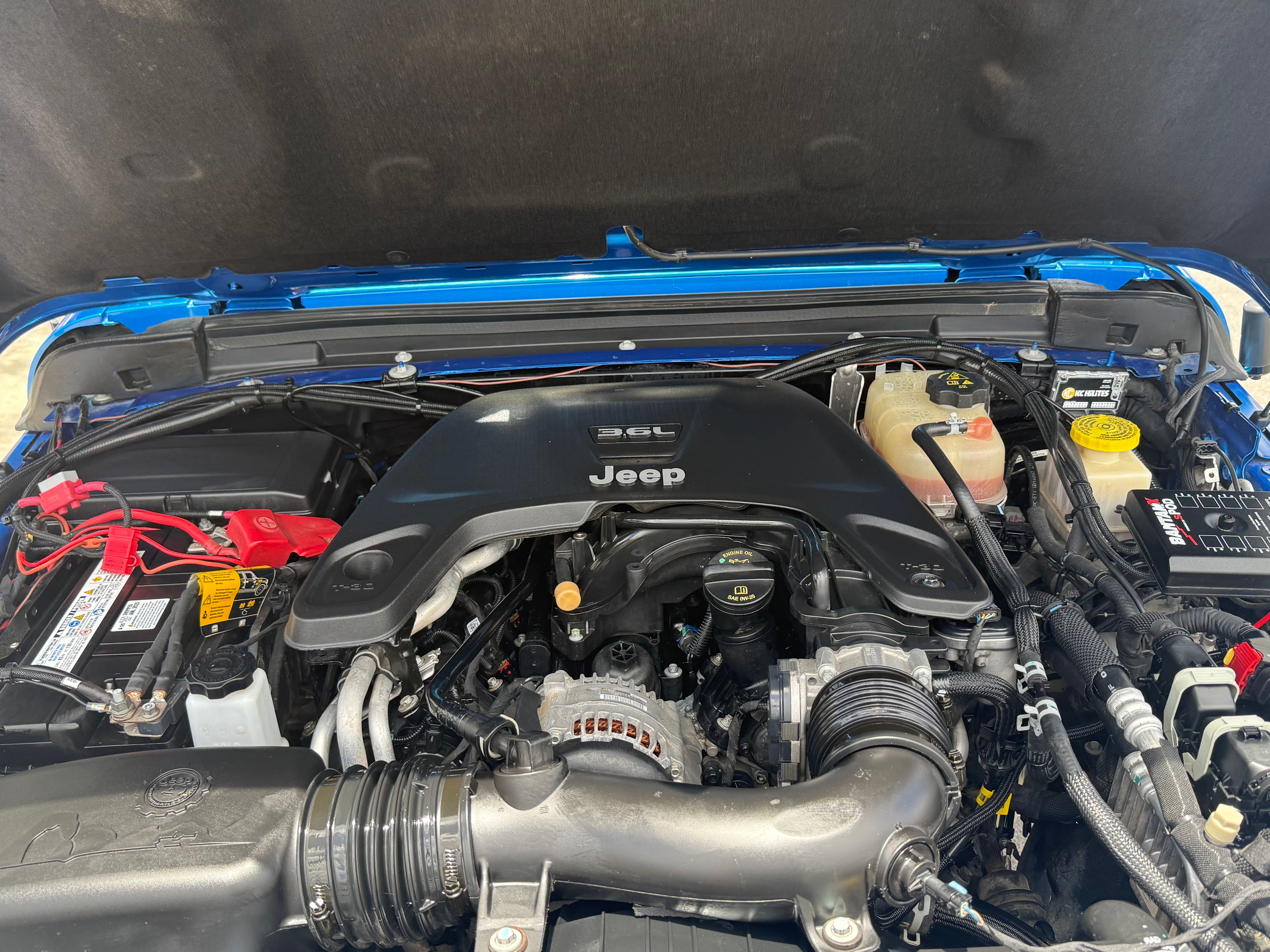 Used 2021 Jeep Gladiator Rubicon AWD/4WD image 9
