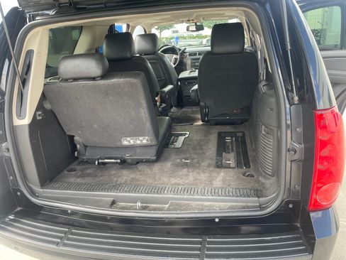 Used 2012 GMC Yukon SLT w/ SLT Chrome Package image 16