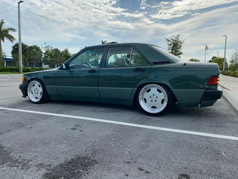 Used 1993 Mercedes-Benz 190 E 2.3 image 2