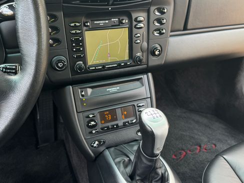 Used 2001 Porsche 911 Carrera 4 image 10