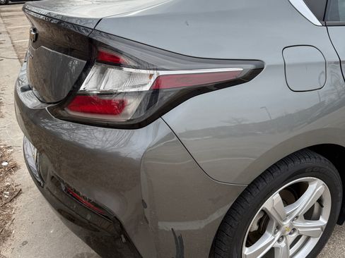 Used 2017 Chevrolet Volt LT w/ Comfort Package image 16