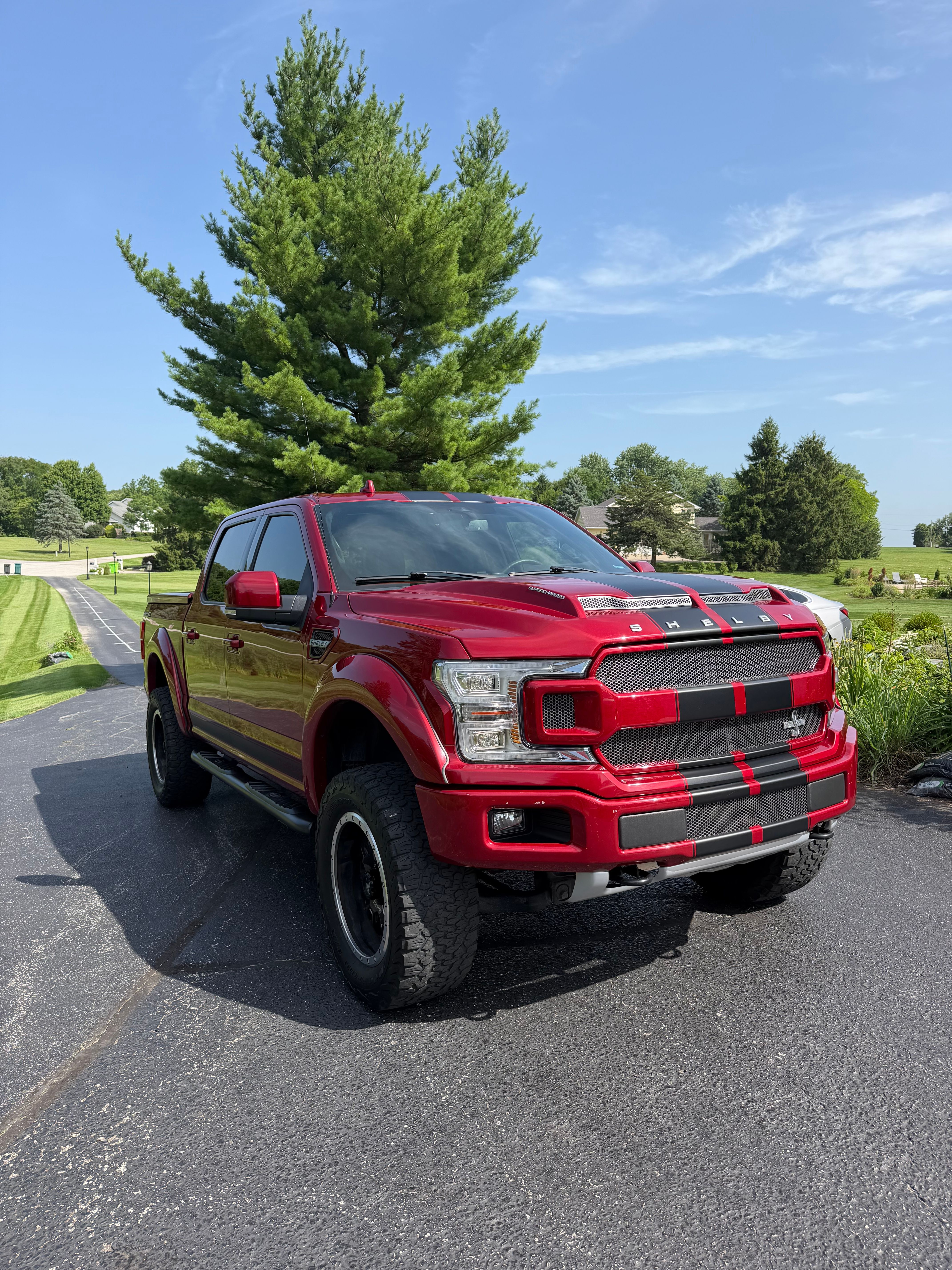 Used 2018 Ford F150 Lariat w/ Equipment Group 502A Luxury AWD/4WD image 2