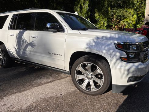 Used 2019 Chevrolet Suburban Premier AWD/4WD image 5