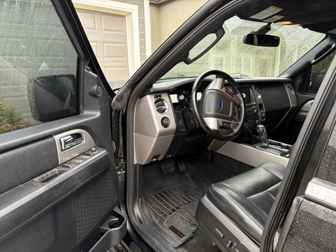 Used 2017 Ford Expedition EL Limited image 9