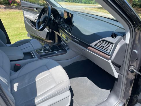 Used 2021 Audi Q5 2.0T Premium w/ Convenience Package image 14