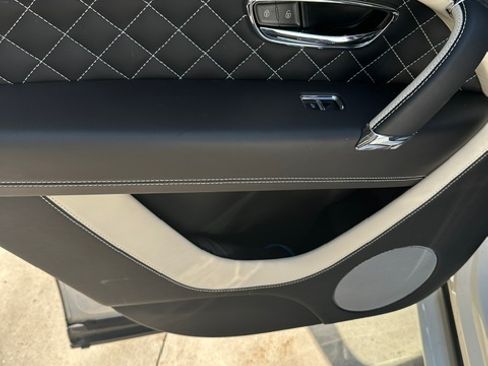 Used 2020 Bentley Bentayga Speed AWD/4WD image 20