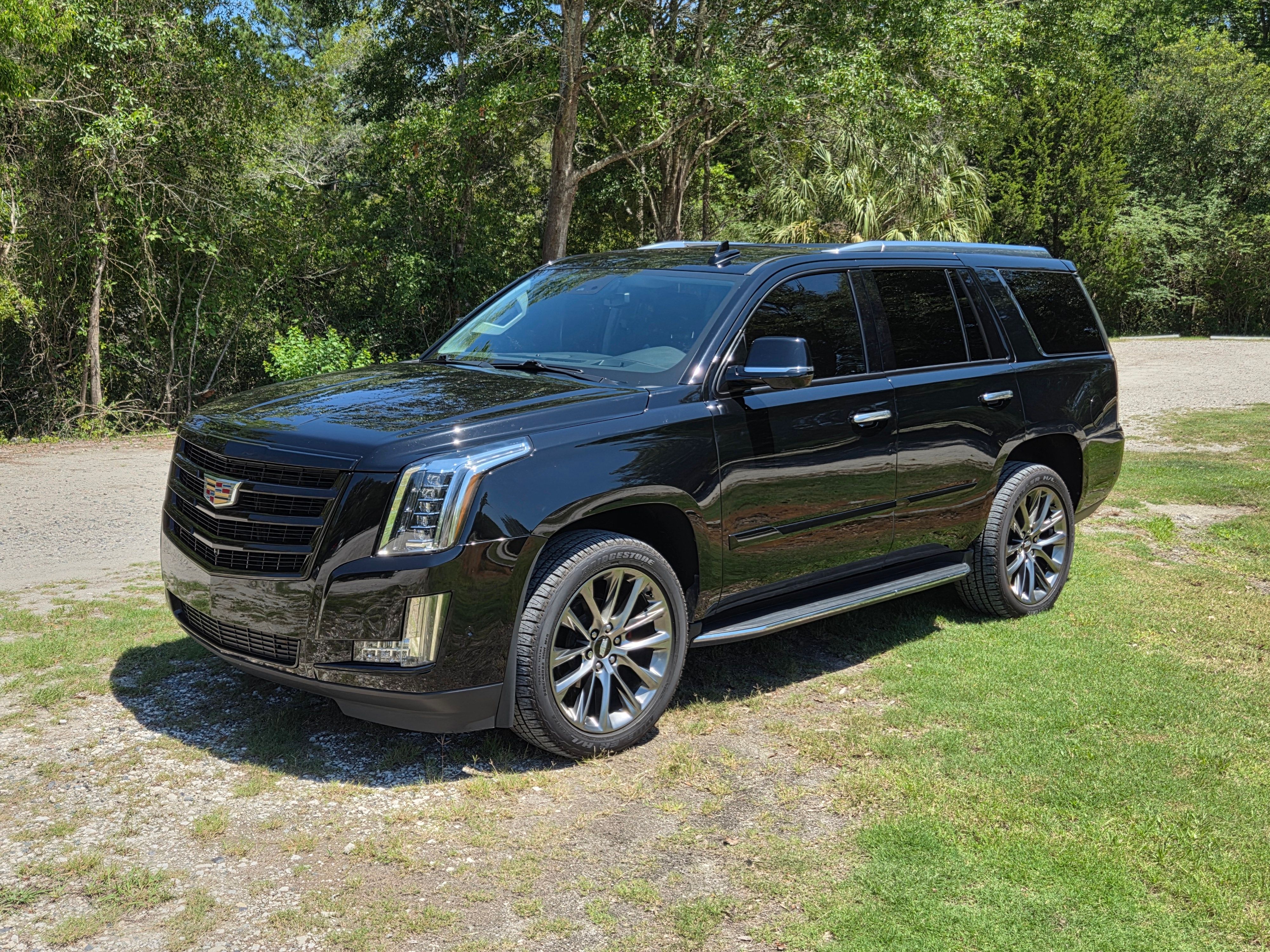 Used 2020 Cadillac Escalade Luxury w/ Escalade Sport Edition RWD image 1