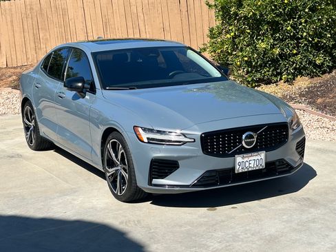 Used 2023 Volvo S60 T8 Plus w/ Climate Package image 6