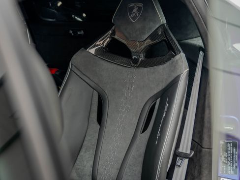 Used 2024 Lamborghini Huracan Sterrato image 8